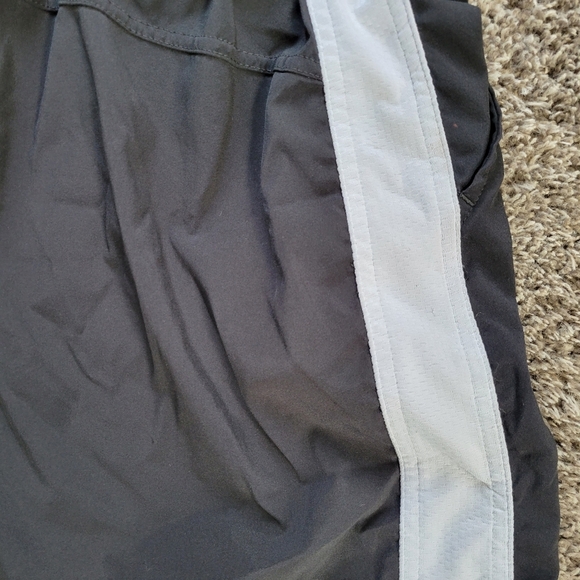 Black and white Tek Gear Athletic Shorts size small - Picture 7 of 8